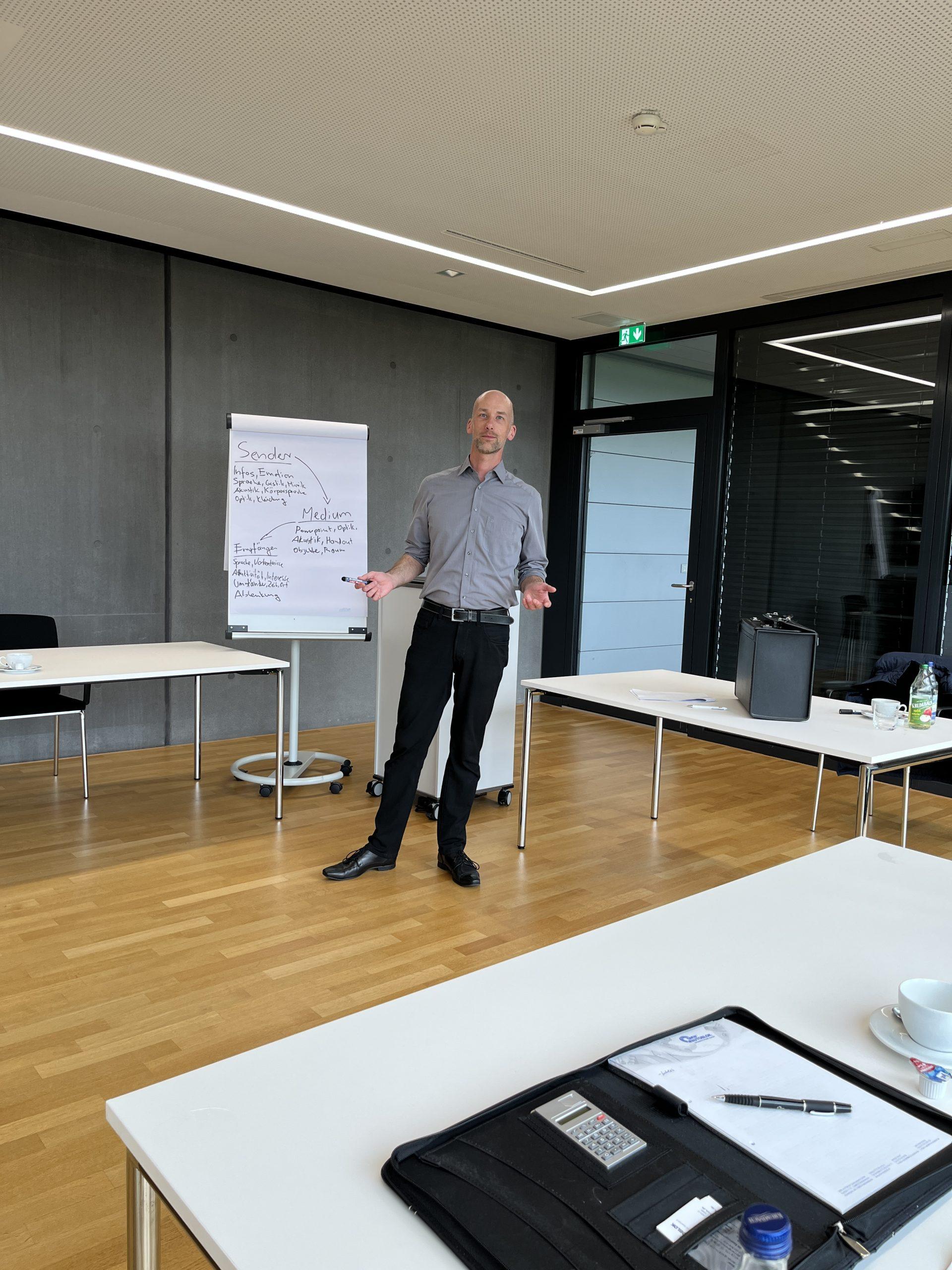 Rhetorik-Kurs Rhetorik-Kurs, Präsentationstechnik Seminar